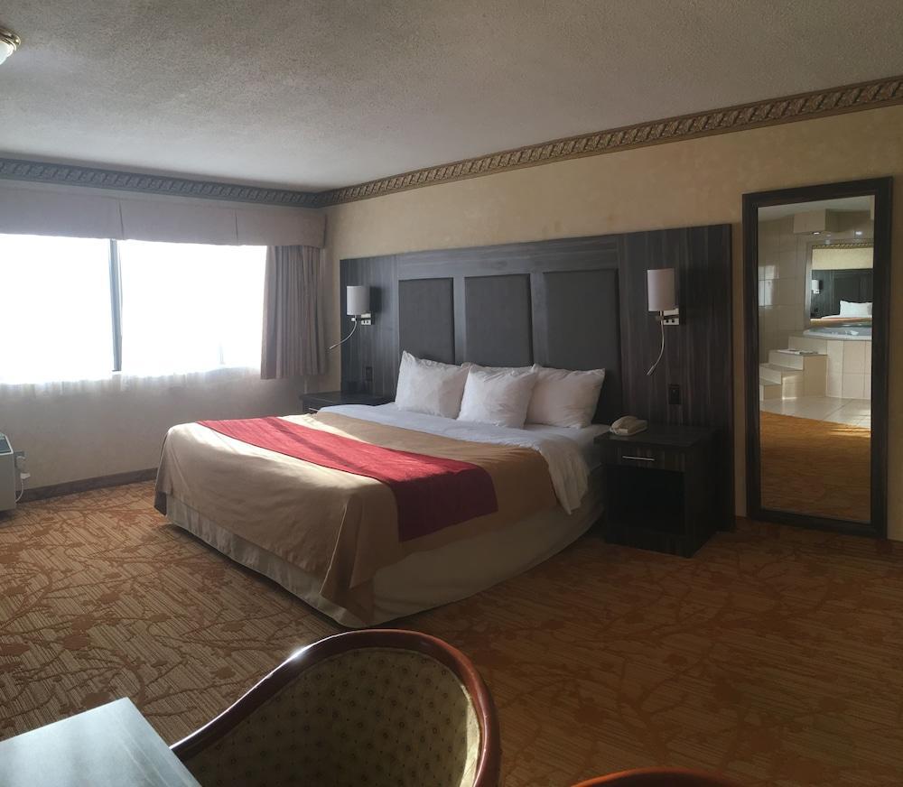 Comfort Inn Meadowvale Mississauga Buitenkant foto