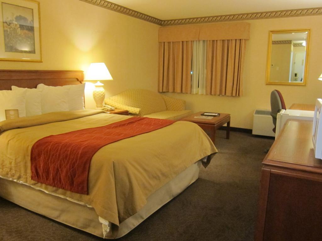 Comfort Inn Meadowvale Mississauga Buitenkant foto