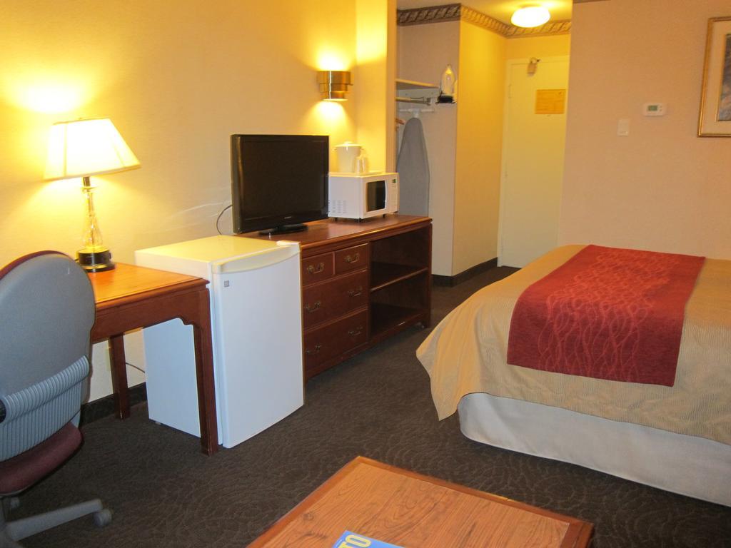 Comfort Inn Meadowvale Mississauga Buitenkant foto