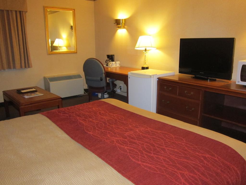 Comfort Inn Meadowvale Mississauga Buitenkant foto