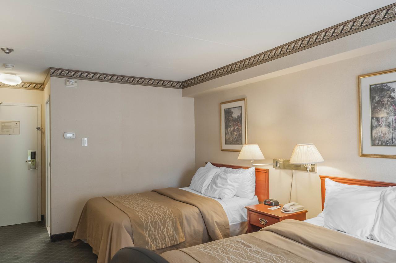 Comfort Inn Meadowvale Mississauga Buitenkant foto