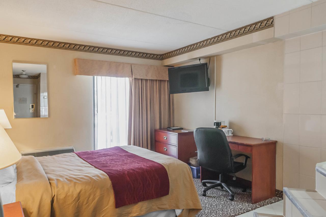 Comfort Inn Meadowvale Mississauga Buitenkant foto