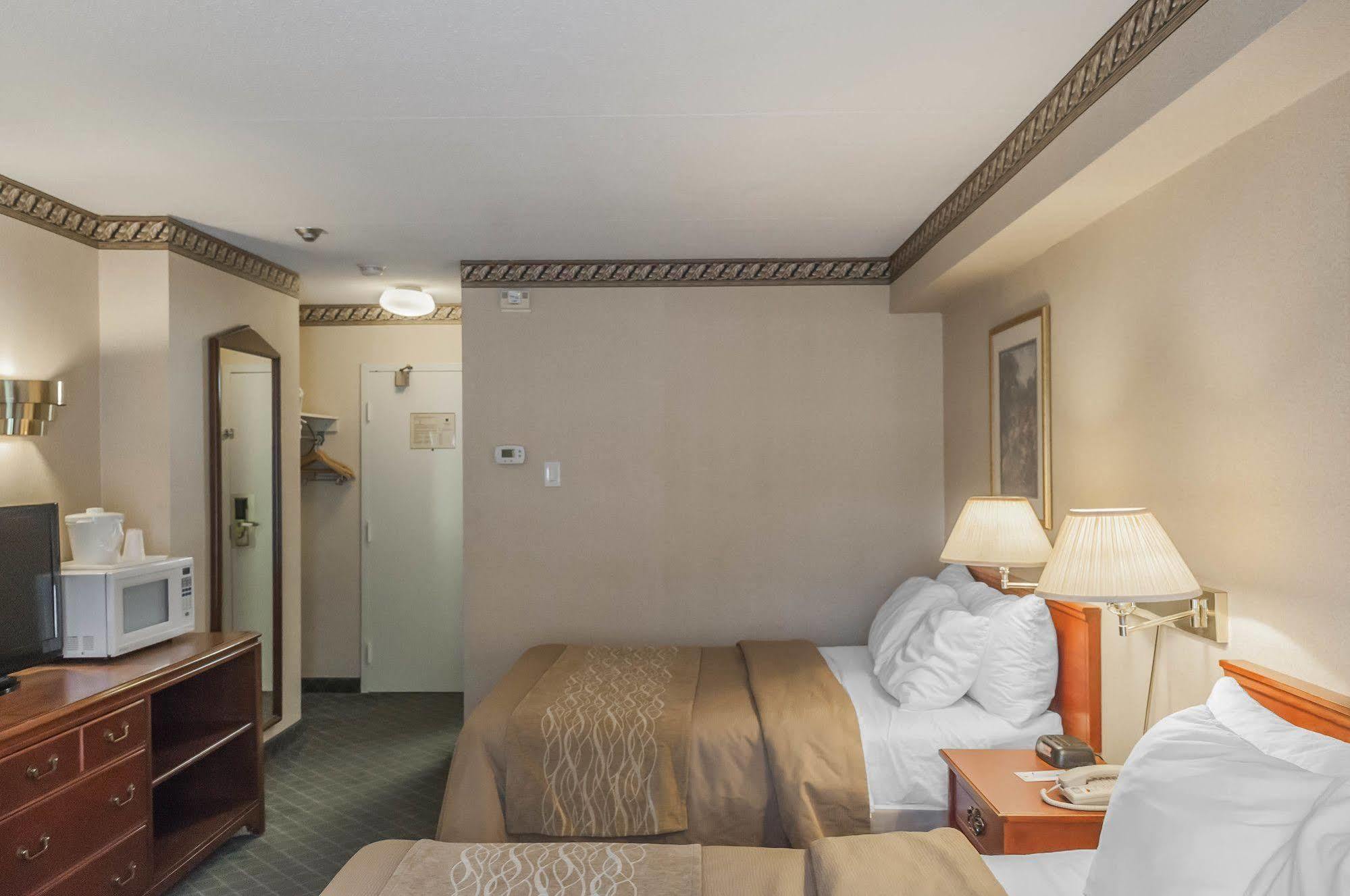 Comfort Inn Meadowvale Mississauga Buitenkant foto