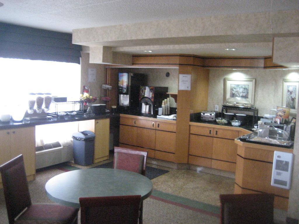 Comfort Inn Meadowvale Mississauga Buitenkant foto